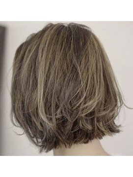 イル(iLu.) 立体感ハイライト＋ネイビーアッシュ