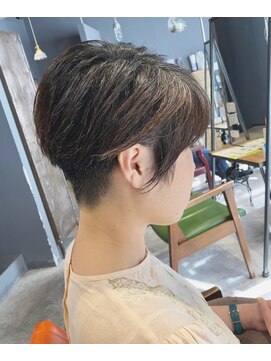 インス(ensue) 20代30代★スタイリング簡単♪大人耳かけ刈り上げショート◇中島