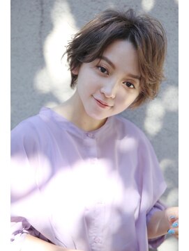 ヴェローグ シェ ブー(belog chez vous hair luxe) ひし形シルエット/ショート/20代30代40代/緩めモテパーマ