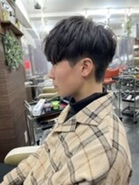 アイトーキョー 名古屋栄(AI TOKYO) スキンフェード/韓国マッシュ/センターパート[名古屋駅/栄駅]