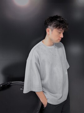 アウル 心斎橋(owl) フェードカット×刈り上げ×スペインカール×黒髪