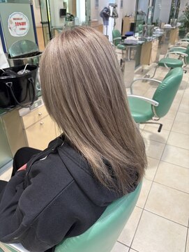 ユキオ(Yukio) 20代30代大人可愛い艶感アッシュグレージュケアブリーチ