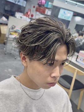 フィフス(fifth) フェザーパーマハイライトカラー毛流れセンターパートfifth原宿