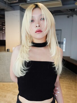 アルバム 新宿(ALBUM SHINJUKU) おくれ毛ロング顔周りレイヤーハイトーンブリーチ_F51053