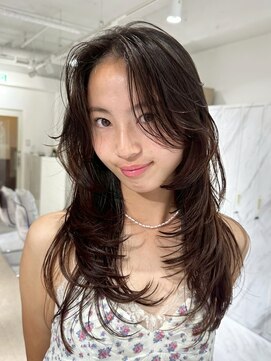 ヨロ 上野(YOLO) ハイライトカラーミルクティーベージュレイヤーカット