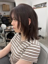 シラフ(SHIRAF)&nbsp;チョコブラウンカラー×ミディアムレイヤーカット