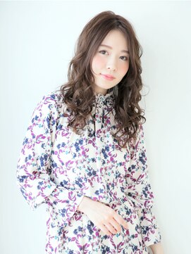 ジジ(GIGI) 女性らしさを引き出すフェミニンロング