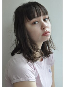 ヘアーサロン サボイア ウィズ ドッグ(SAVOIA with DOG) ストレート以上ウェーブ未満