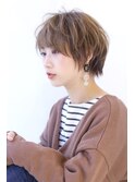 ローライトアッシュブラウン大人かわいい小顔ワンサイドショート