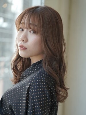 透き通るような柔らかい色味と抜群の手触り☆シンプルなヘアスタイルに艶感や深みを与えてくれます！