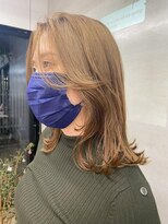 ナル(nalu.)&nbsp;レイヤースタイル/ミディアムレイヤー/外ハネ