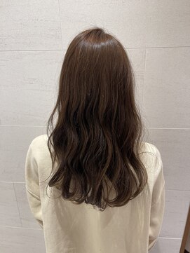 レナークソワン(LENAHC SOIN) ゆる巻きセミロング◎