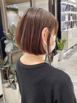 ステア ケース(stair case) 内巻き耳掛けまとまるボブ顔まわり似合わせ前髪カット