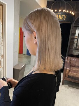 ノラ ヘアーサロン(NORA HAIR SALON) ケアブリーチハイトーンカラーホワイトブロンドグレージュ