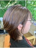 レディース・ミディアムレイヤー・前下がり気味