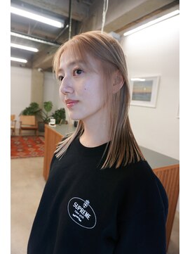 スティルライツ(STILL LIGHTS) 【ブロンドベージュ×スリークスタイル】