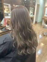 ラブ 蕨(LAB)&nbsp;透明感たっぷり！グレージュカラー×ゆるふわウェーブ