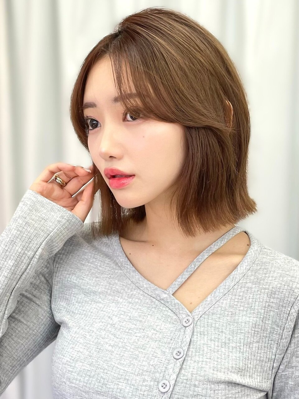 20代30代 センターパート ブラウンベージュ 透明感カラー 美髪
