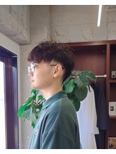 理容ガマ contrast