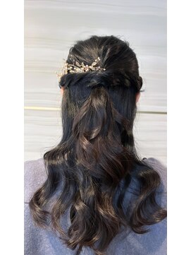 エルバイラビス 大宮(elu by lovis) 《あやね》ヘアセット/ハーフアップ