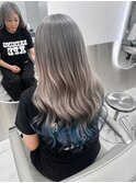シルバー×ブルーの裾カラーで魅せる