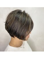 オースト ヘアー ステラ 新宿店(Aust hair Stella) コントラストハイライト×ショート