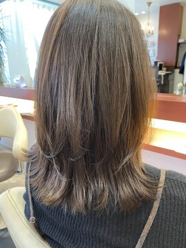 マーリャヘアー(mallia hair) くびれ外ハネセミロング