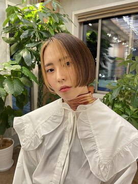 ソルバイシエロ(sol × cielo) インナーカラーの前上がりボブ