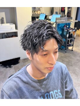 クオンヒール(QUON HEAL) センターパート波巻きツイストスパイラルパーマシャドウパーマn
