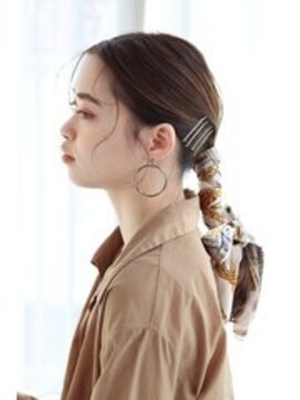 ビューティーアンドフリーハコ(Beauty&Free HACO) スカーフアレンジ／タイトポニー