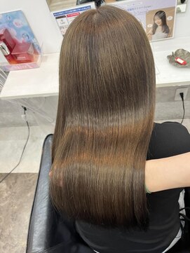 ラビス(Lovis) ミディアム/暗めカラー/デザインカラー/フェイスフレーミング