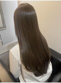 オリーブベージュ