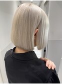 ホワイトブロンド/ブロンド/ボブ