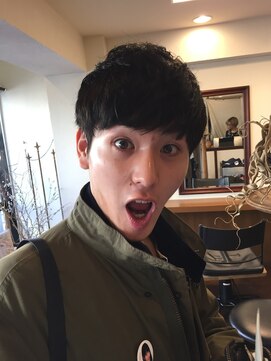 ヨナサン(Yona Saint) かわいい、かっこいい黒髪マッシュ。