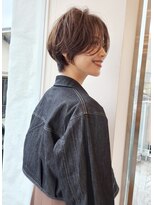 大人可愛い前下がりショート×シースルーバング