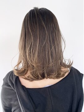 アイティー バイ アルバム 中野店(IT by ALBUM) シャドールーツ_外ハネボブセクションカラー_ba397093