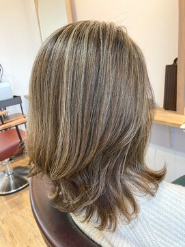 ドルチェ(dolce) 明るめグレイカラー+ハイライト 明石魚住美容室 dolce