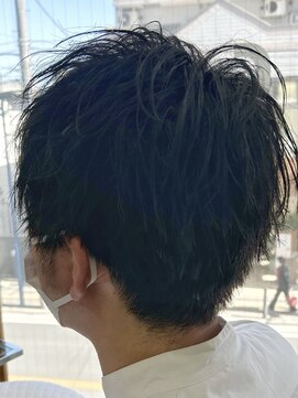 ヘッズ 本八幡店(HEADS) MEN'S HAIR  センターパート　ツイストスパイラル　コンマヘア