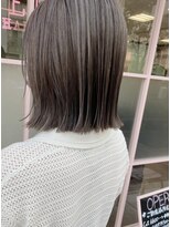 イルウィ(irwi)&nbsp;【トレンド】切りっぱなしボブ　シークレットハイライトカラー