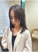 20代30代艶カラー暗髪韓国風セミロングかきあげスタイル