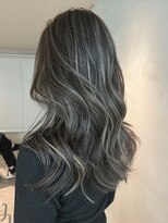 ヨロ 上野(YOLO)&nbsp;ハイライトカラーミルクティーベージュブリーチレイヤーカット