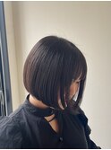 パツッと前下がりボブ