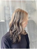 beige×black designcolor