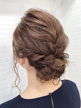 アンククロス 表参道(ANKH CROSS) 【お呼ばれアレンジ】ゆるっとシニヨン