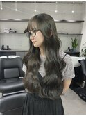 オリーブベージュ×韓国風ウェーブレイヤーヘア