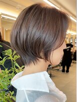 エリマ 横浜西口(elima)&nbsp;横浜西口白髪ぼかしハンサムショートウルフベージュアッシュ30代