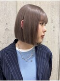 ハイトーンカラーヘーゼルベージュミルクティーベージュ暗めボブ
