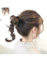 モグヘアー(mog hair)&nbsp;ねじねじポニーテール