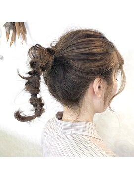 モグヘアー(mog hair) ねじねじポニーテール