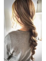 ソル(sol)&nbsp;編みおろしヘアアレンジ